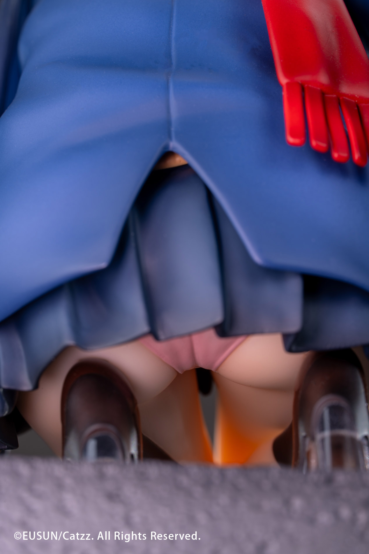 EUSUN ENCOUNTER IN THE RAIN 1/7 SCALE FIGURE