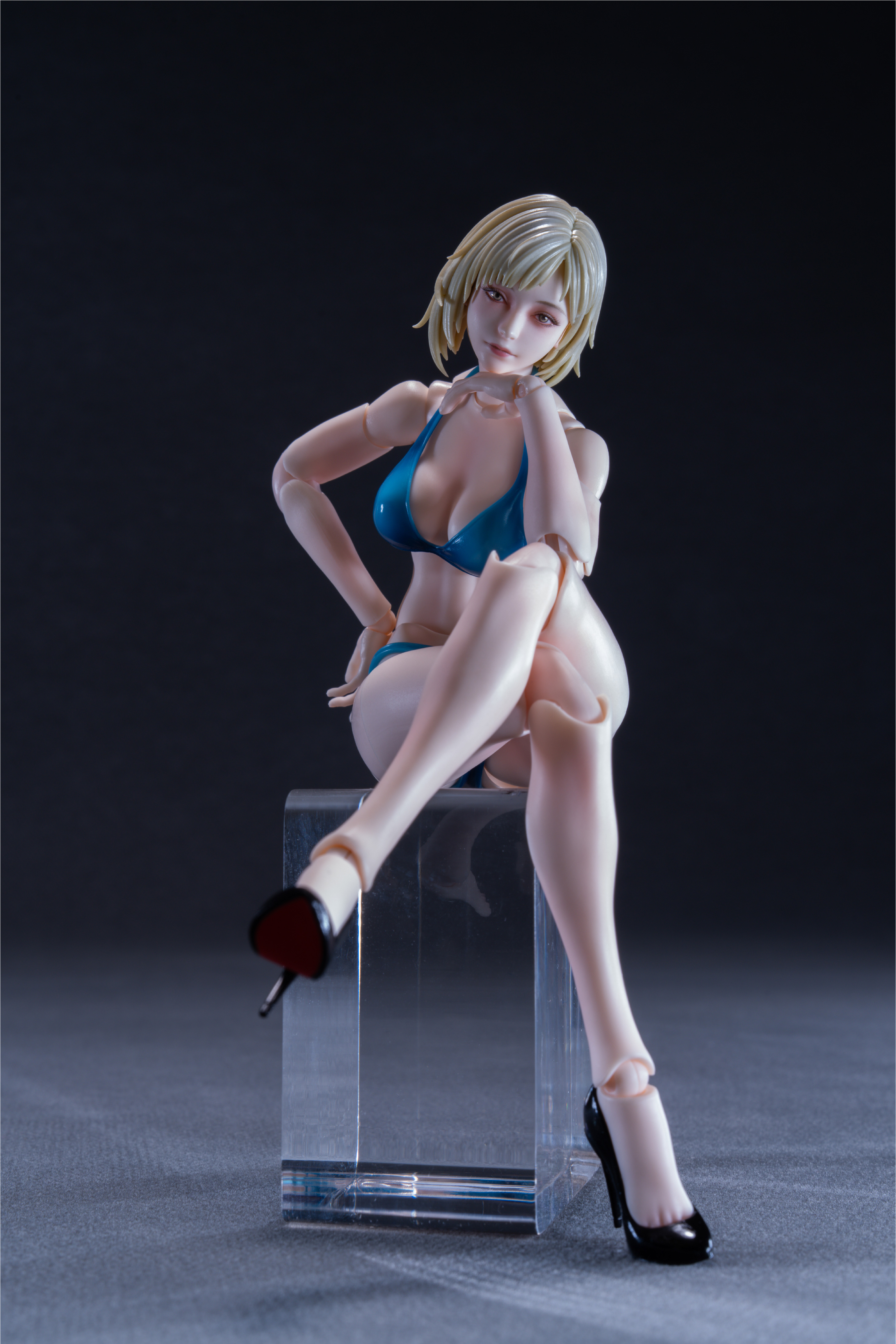 ROMANKEY UMS004C 1/12 SCALE ACTION FIGURE FEMALE BODY MIA (PRE-PAINTED VER.)