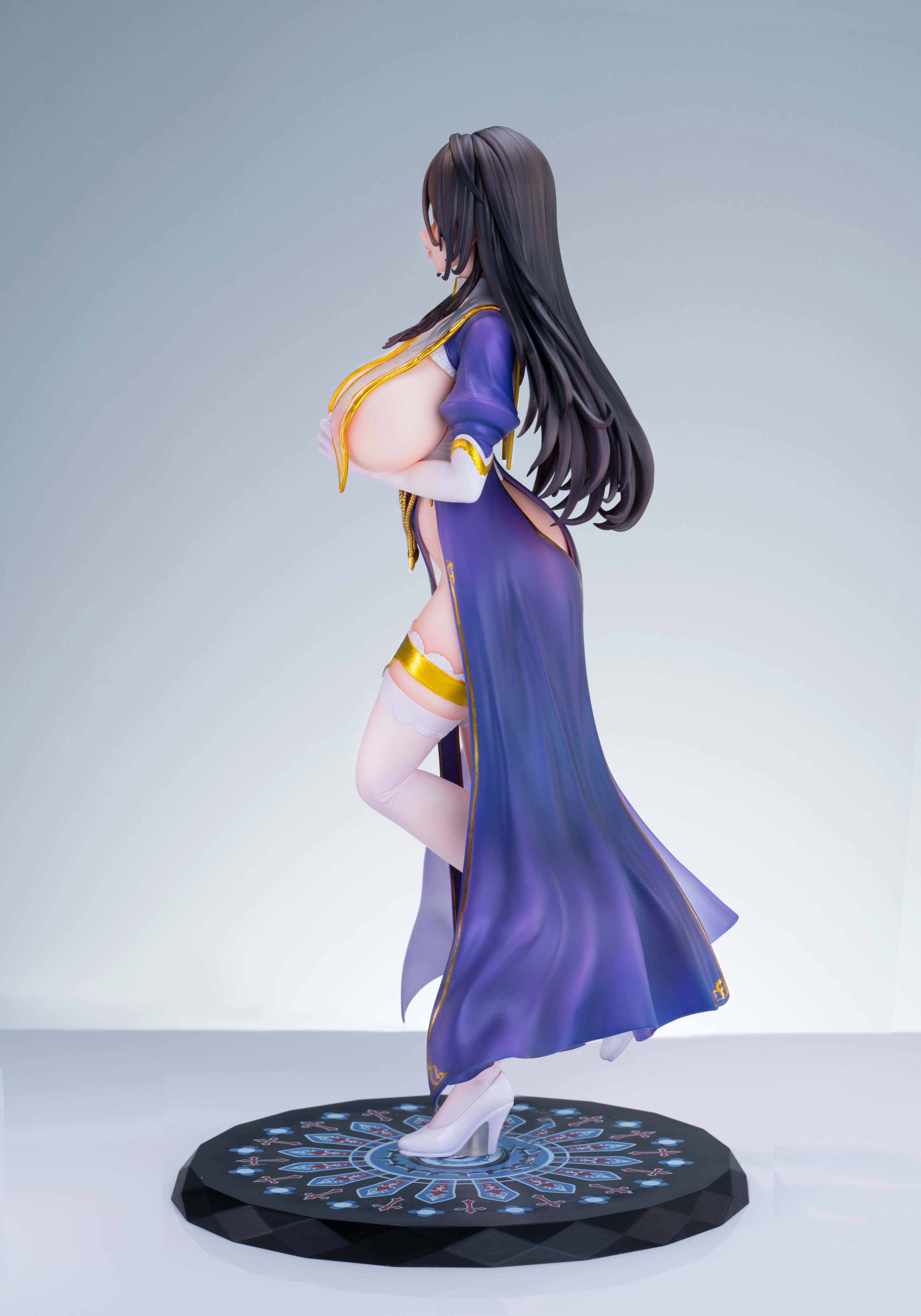 UNI-LIKE THE NUN OF PRAYER - PETRONE 1/6 SCALE FIGURE