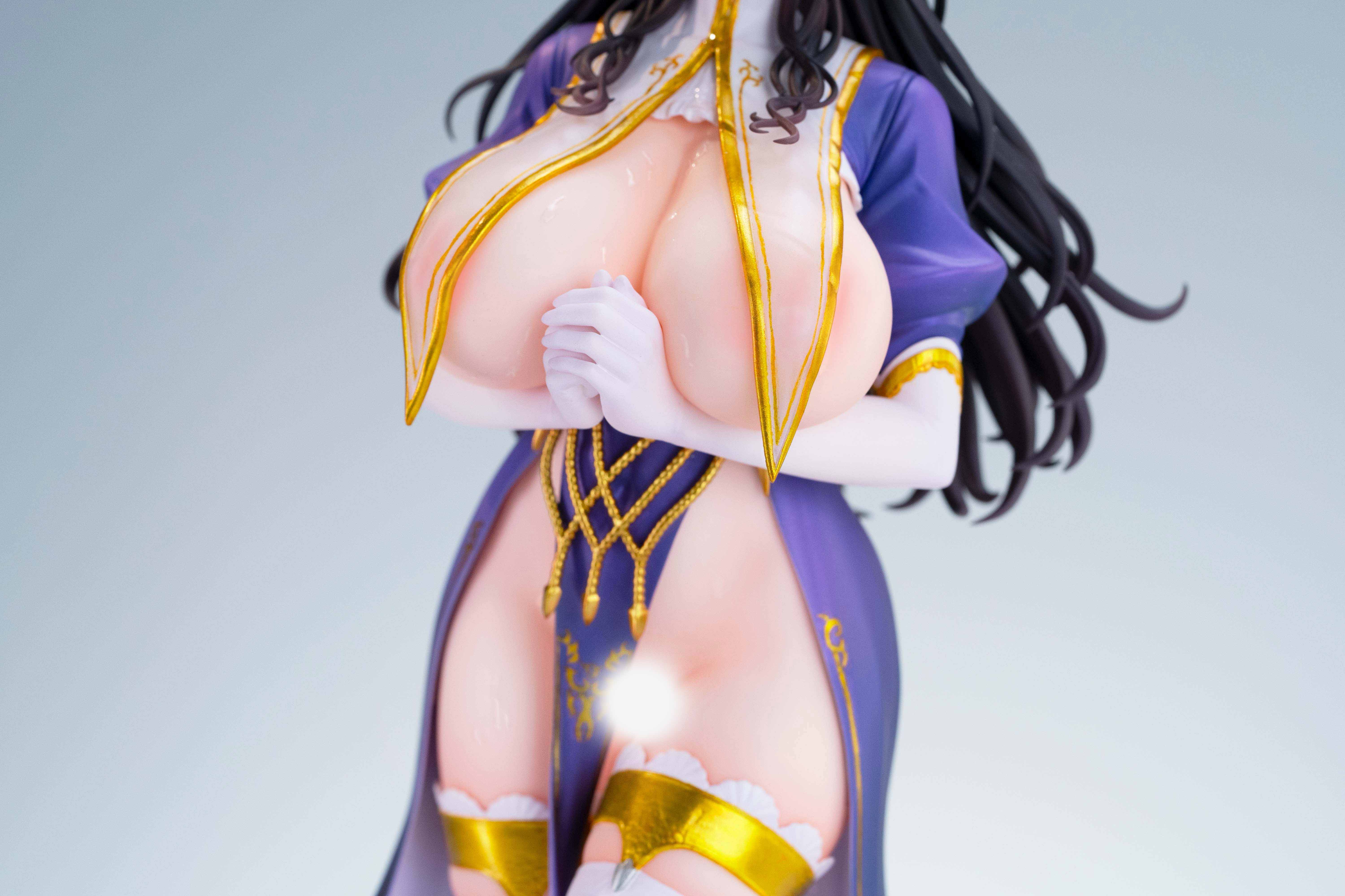 UNI-LIKE THE NUN OF PRAYER - PETRONE 1/6 SCALE FIGURE