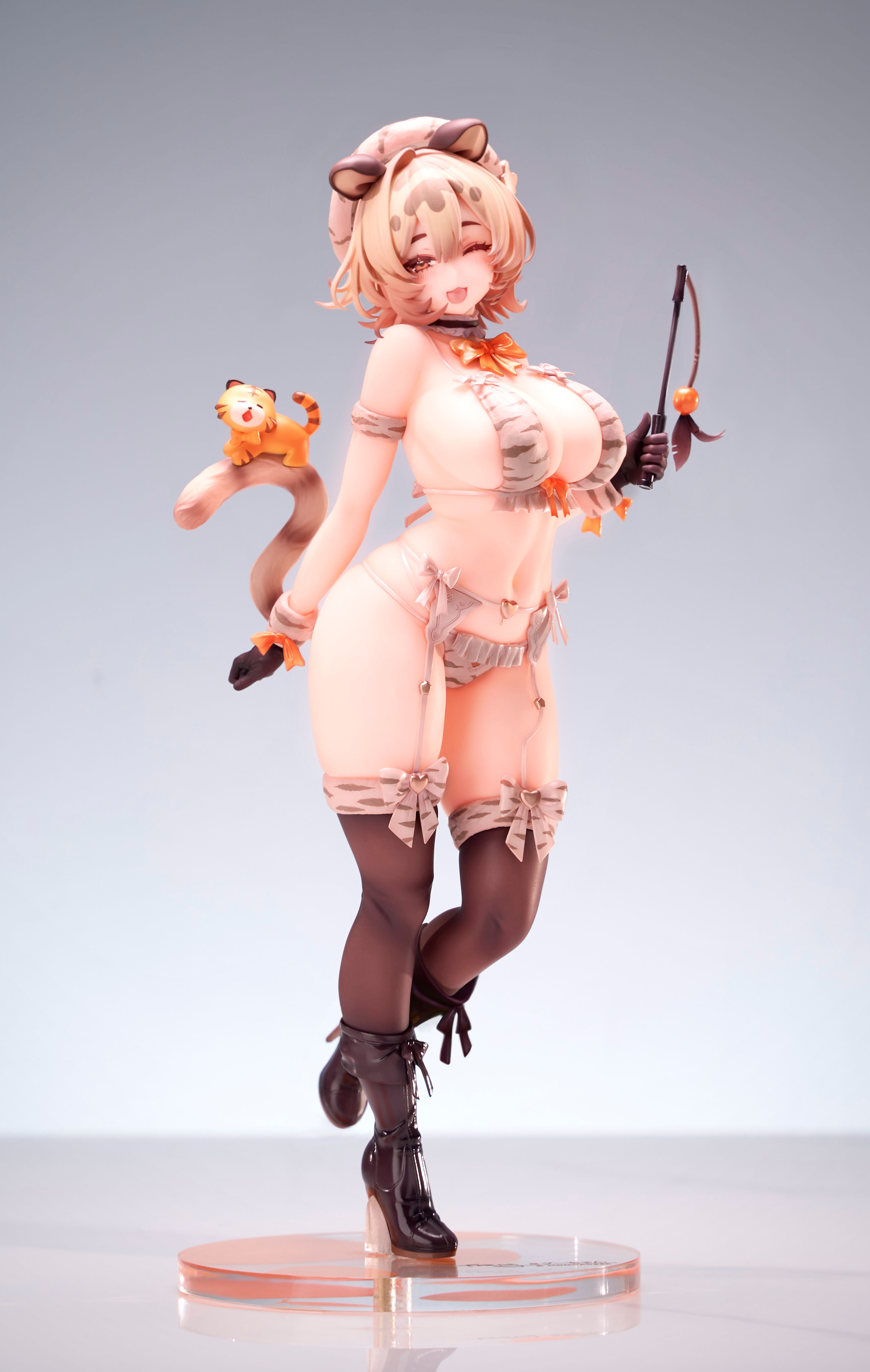 Gal.V MIGU CHAN 1/6 SCALE FIGURE DELUXE EDITION