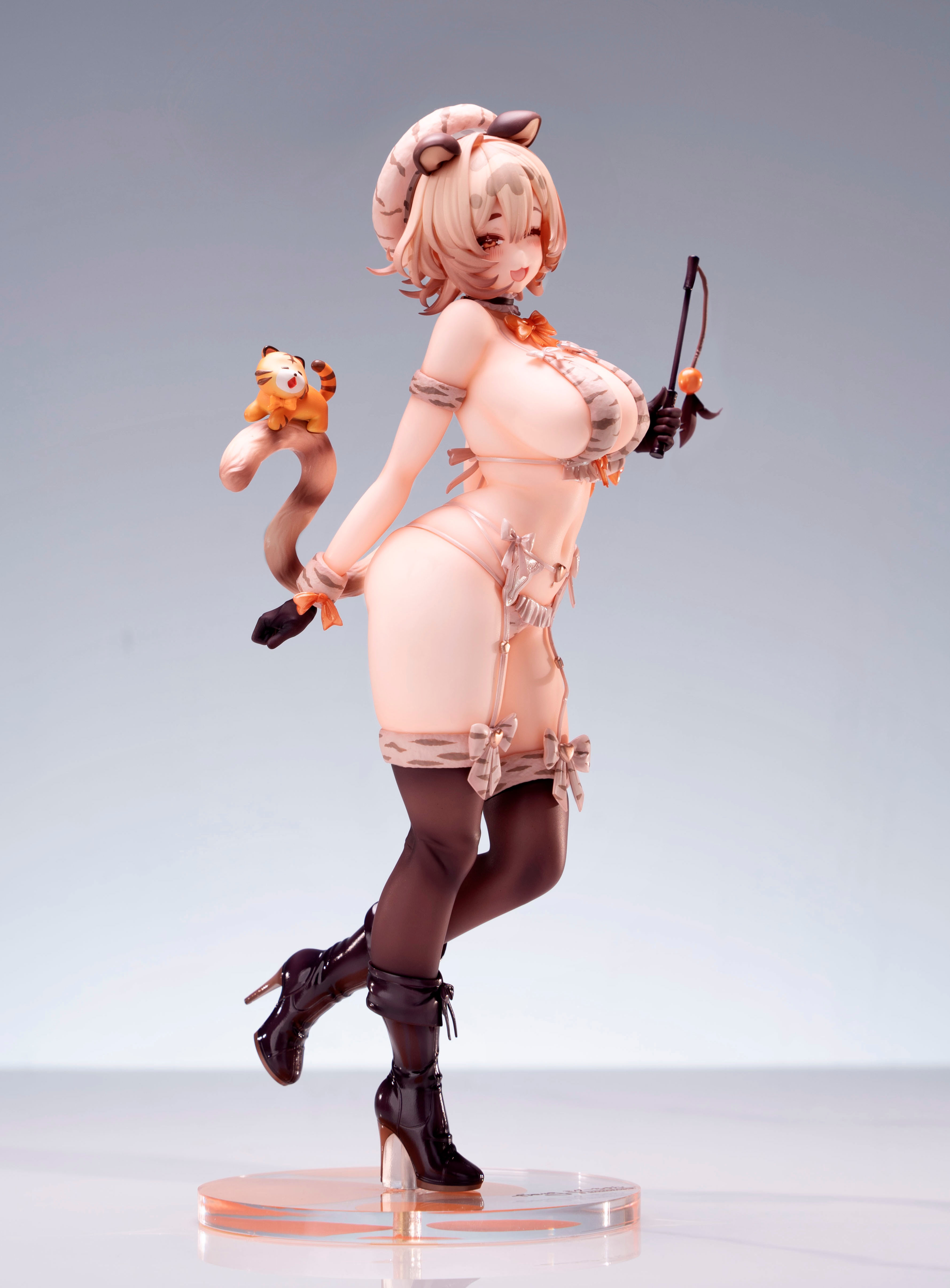 Gal.V MIGU CHAN 1/6 SCALE FIGURE DELUXE EDITION