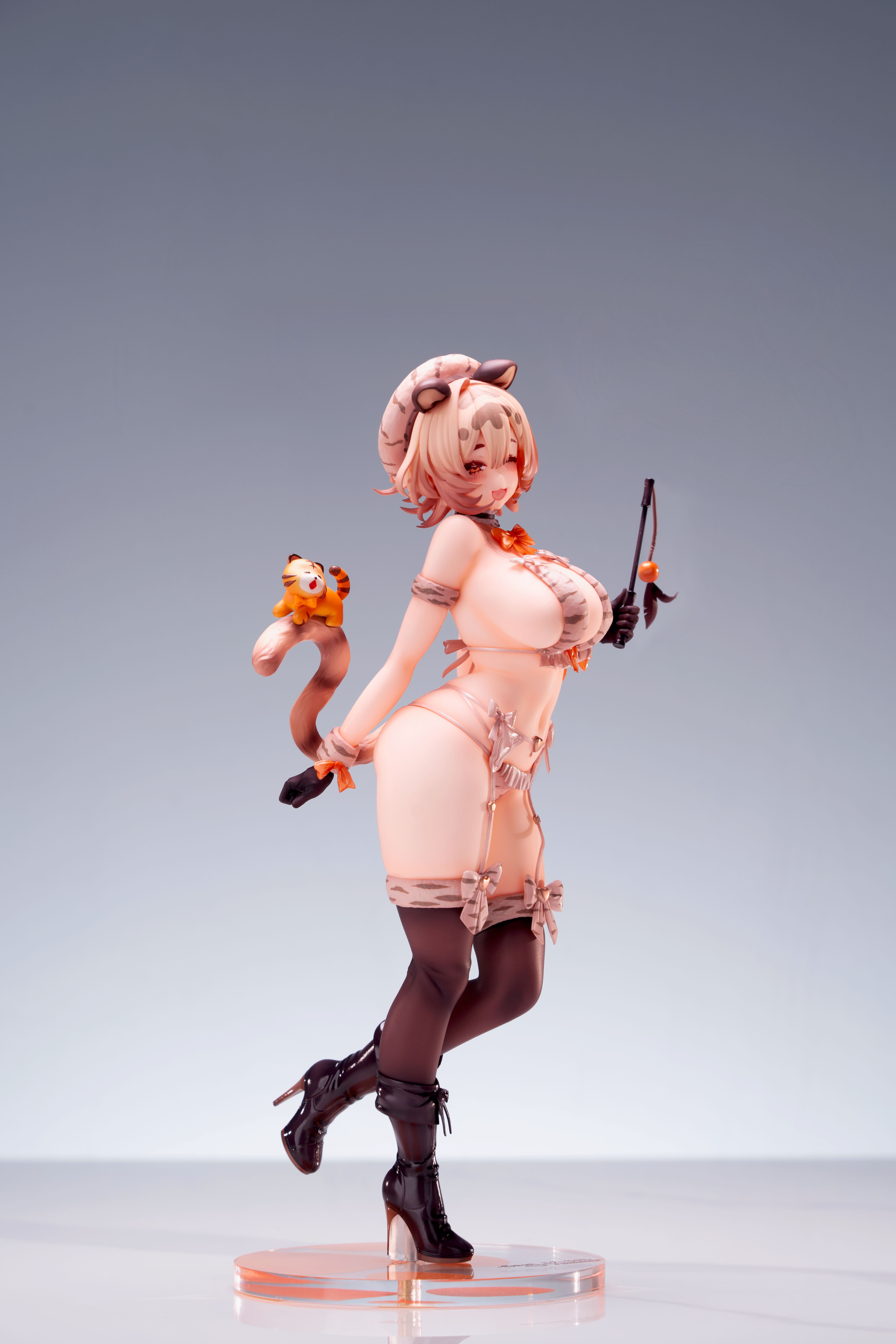 Gal.V MIGU CHAN 1/6 SCALE FIGURE DELUXE EDITION