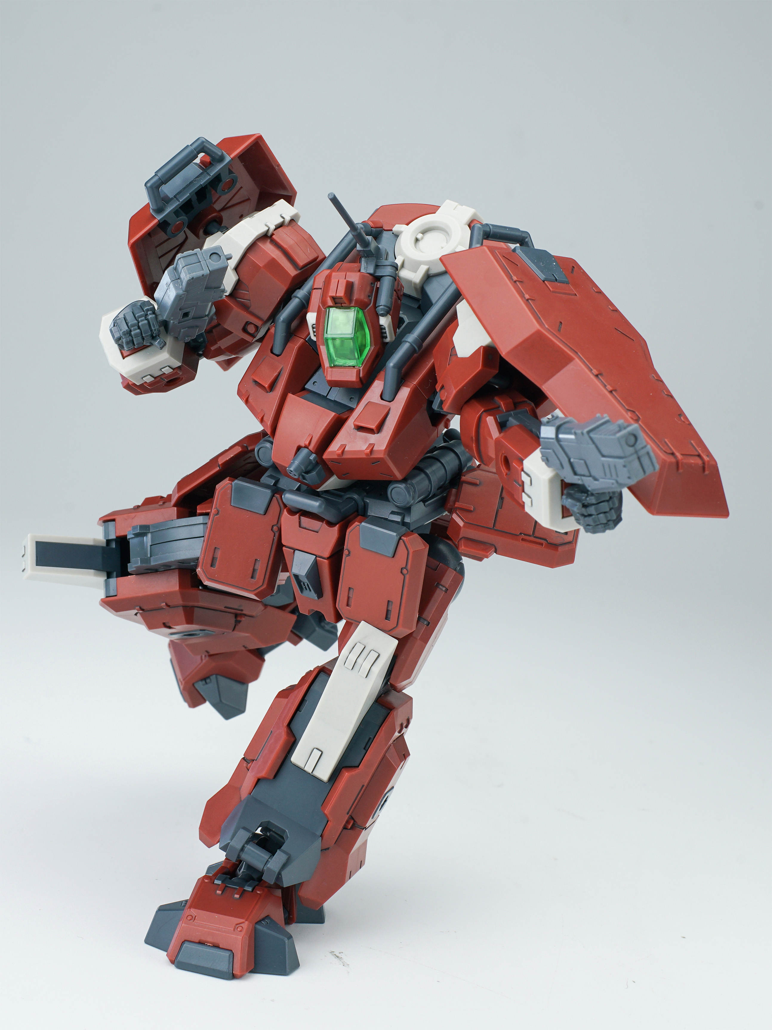 SHEIK MAINLAND ULTRA ACTION TROOPER SERIES HONG MO 1/144 SCALE PLASTIC MODEL KIT (RED)