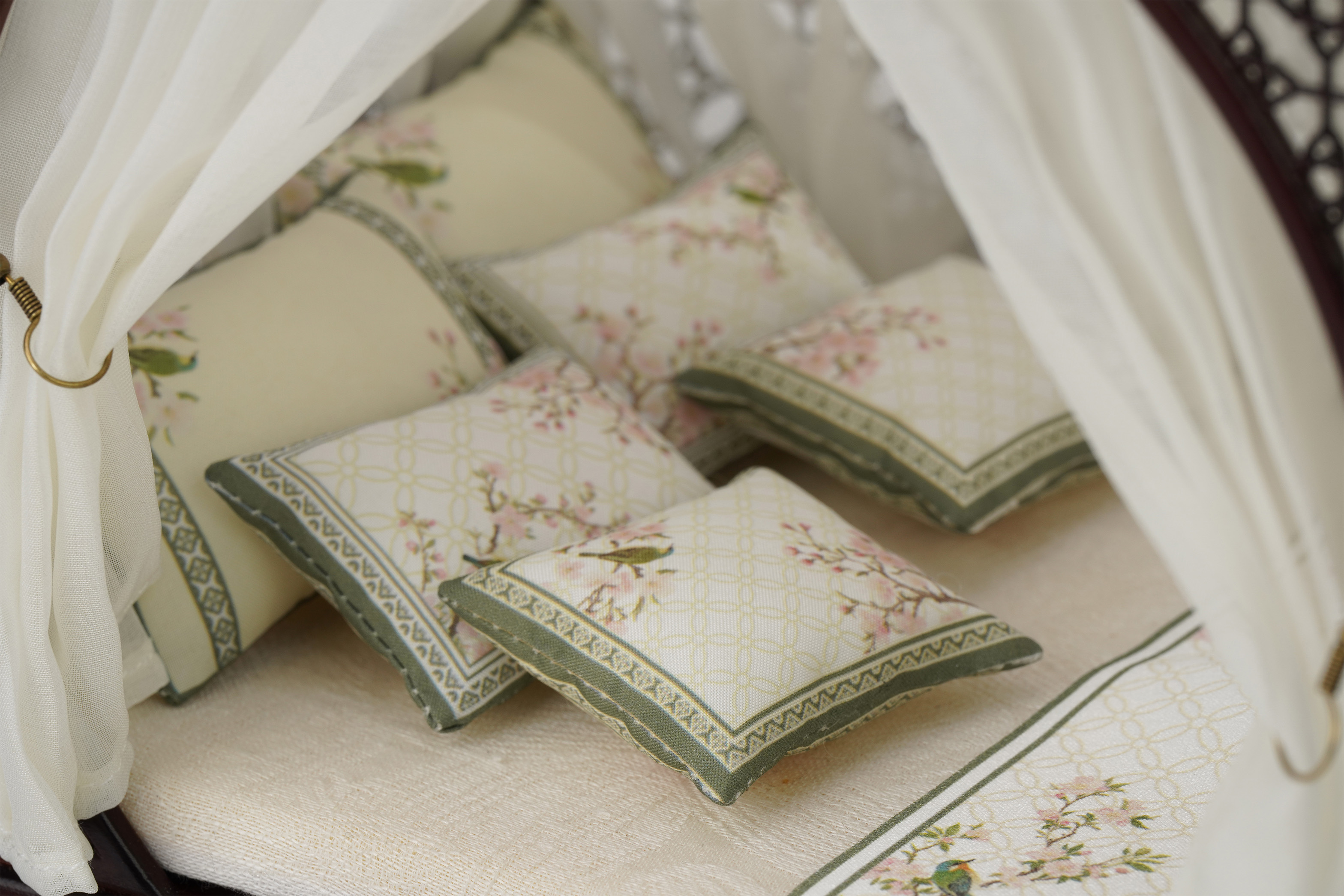 ZHENMU WOOD FRAME BED 1/12 SCALE CHINESE ANCIENT STYLE MINIATURE