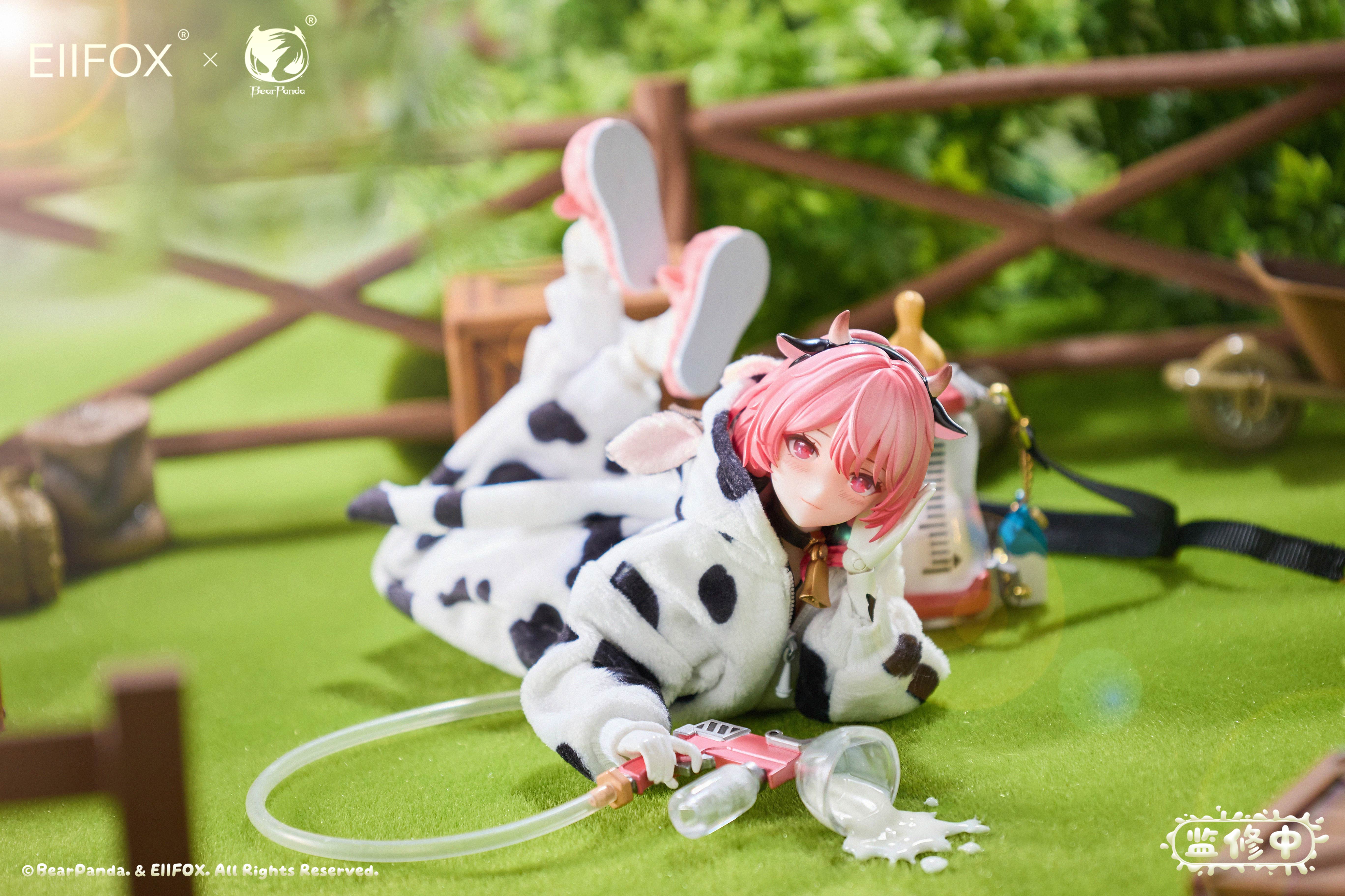 BEARPANDA x EIIFOX COW MOMO 1/8 SCALE ACTION FIGURE