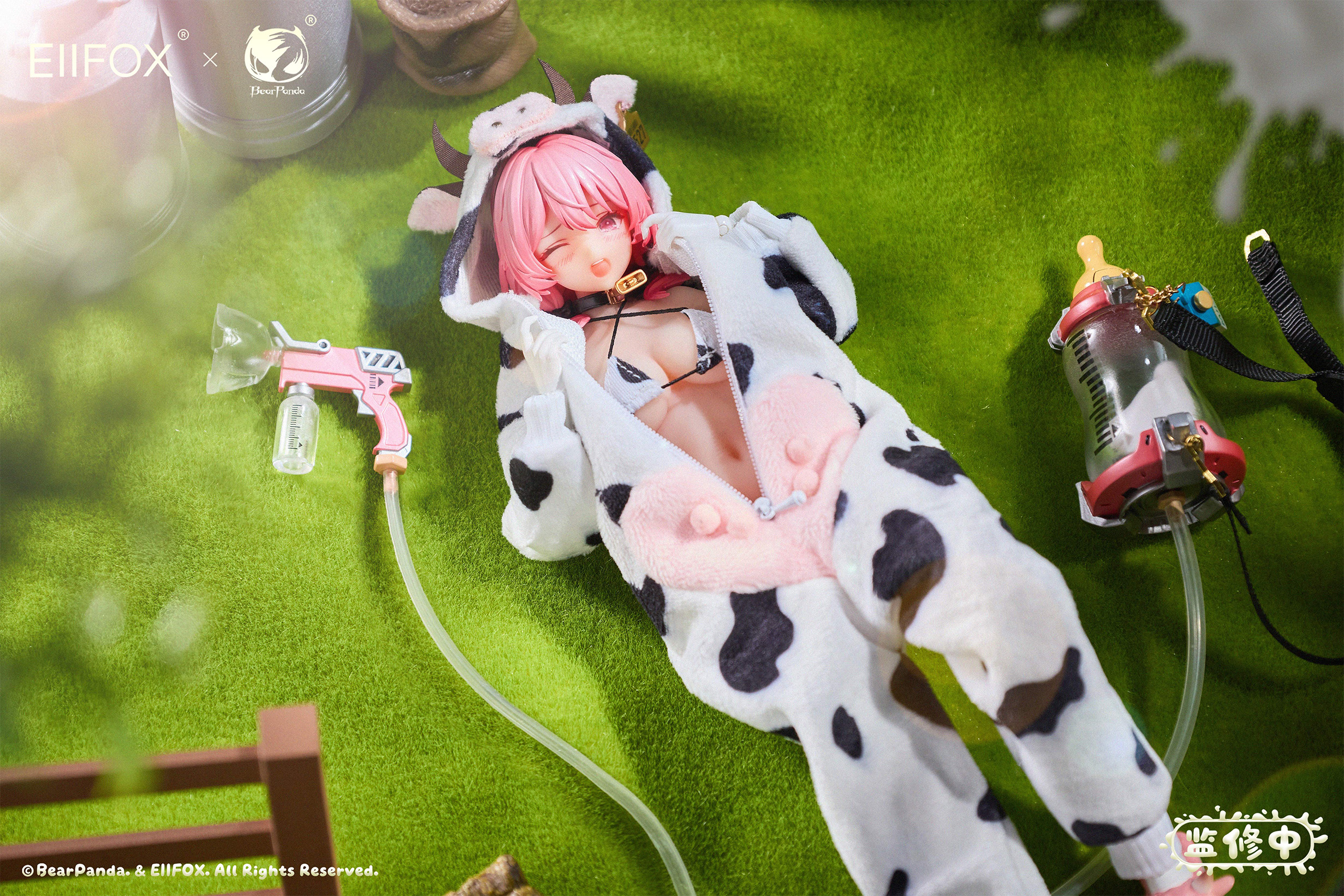 BEARPANDA x EIIFOX COW MOMO 1/8 SCALE ACTION FIGURE