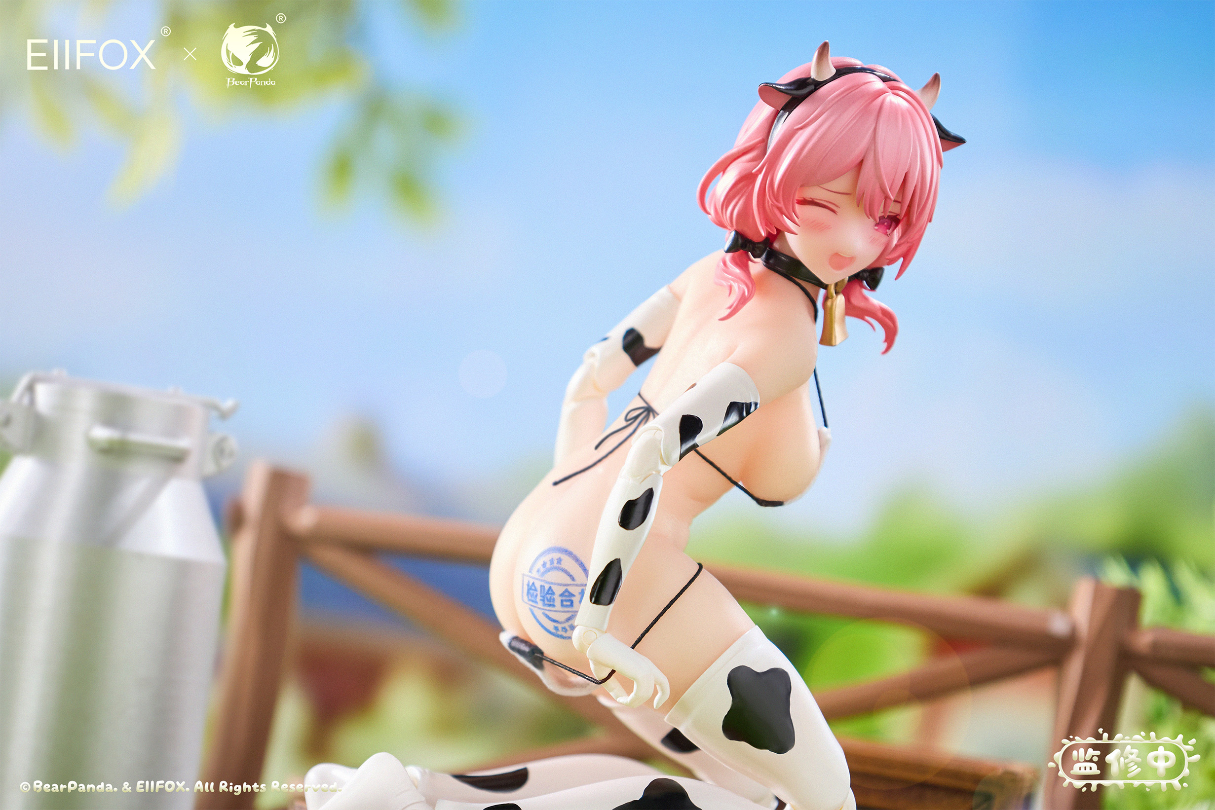 BEARPANDA x EIIFOX COW MOMO 1/8 SCALE ACTION FIGURE
