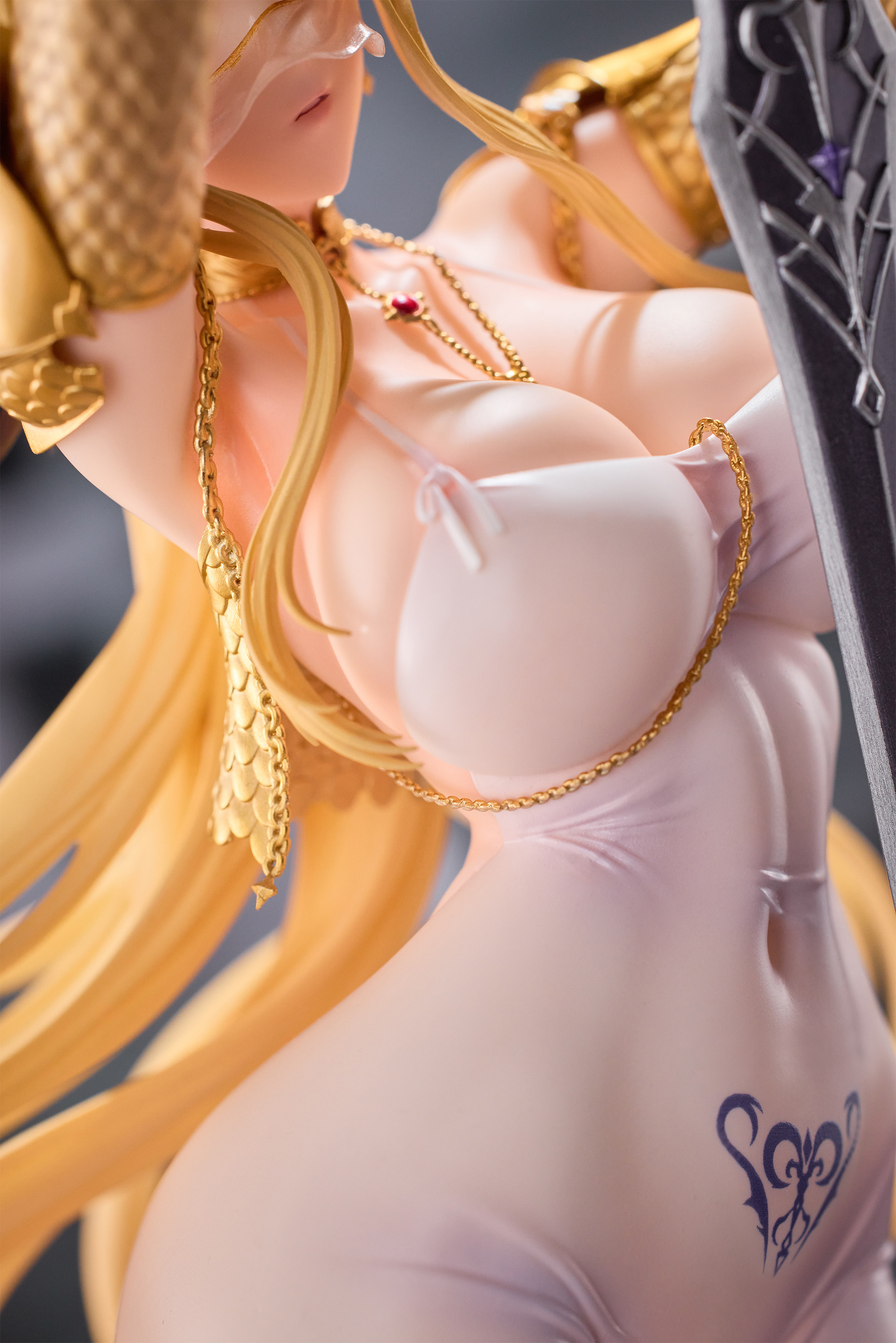 VKEND "BROWNDUST 2" APOSTLE OLIVIER 1/6 SCALE FIGURE