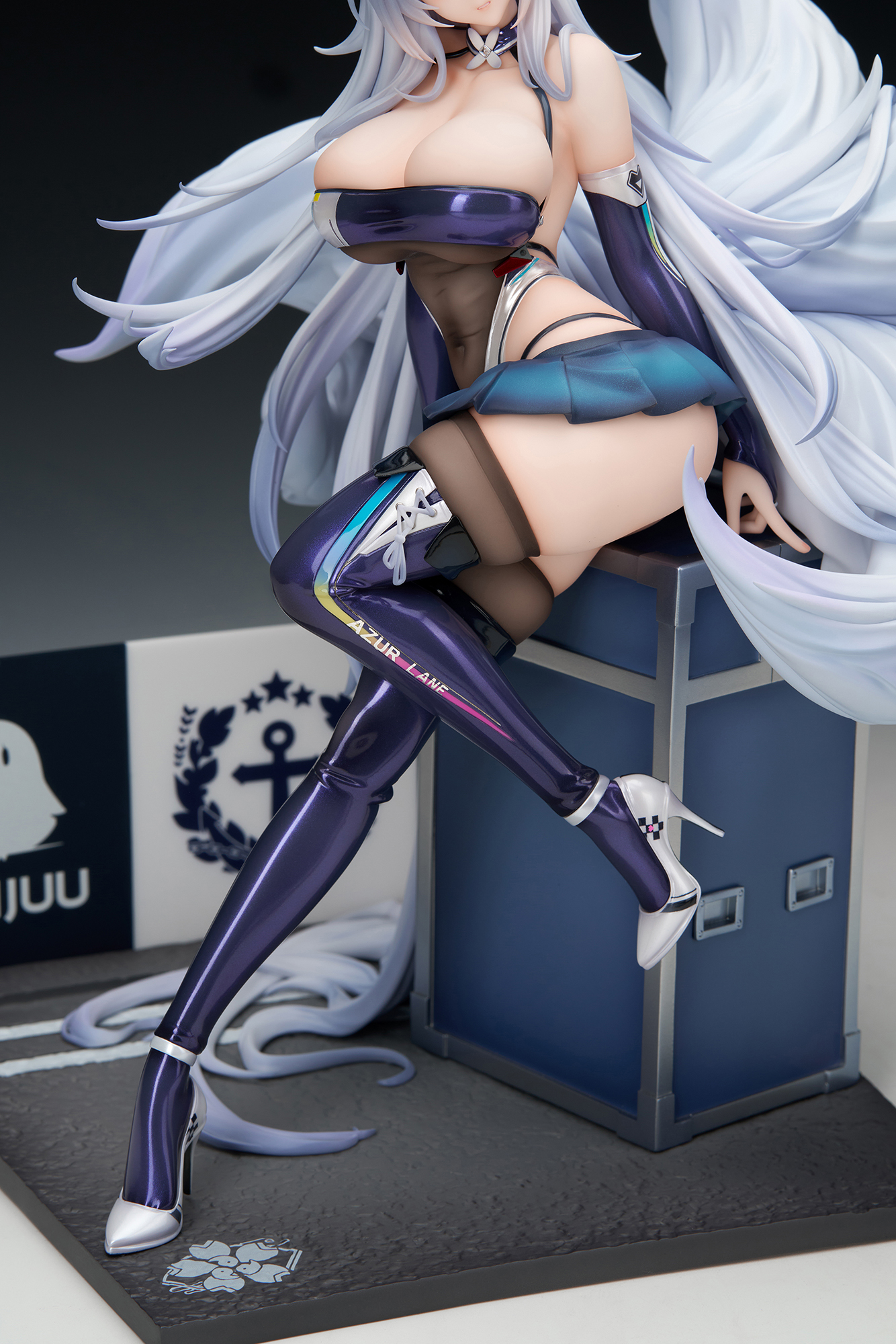 "Azur Lane" Shinano Moonlit Chrome Ver. Special Edition with LED Acrylic Display Case