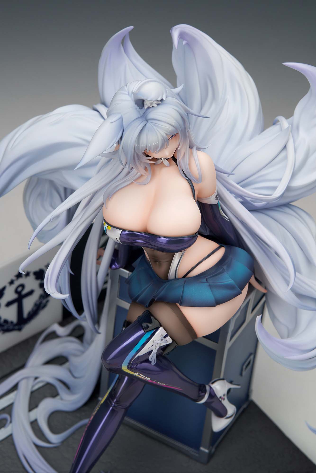 "Azur Lane" Shinano Moonlit Chrome Ver. Special Edition with LED Acrylic Display Case