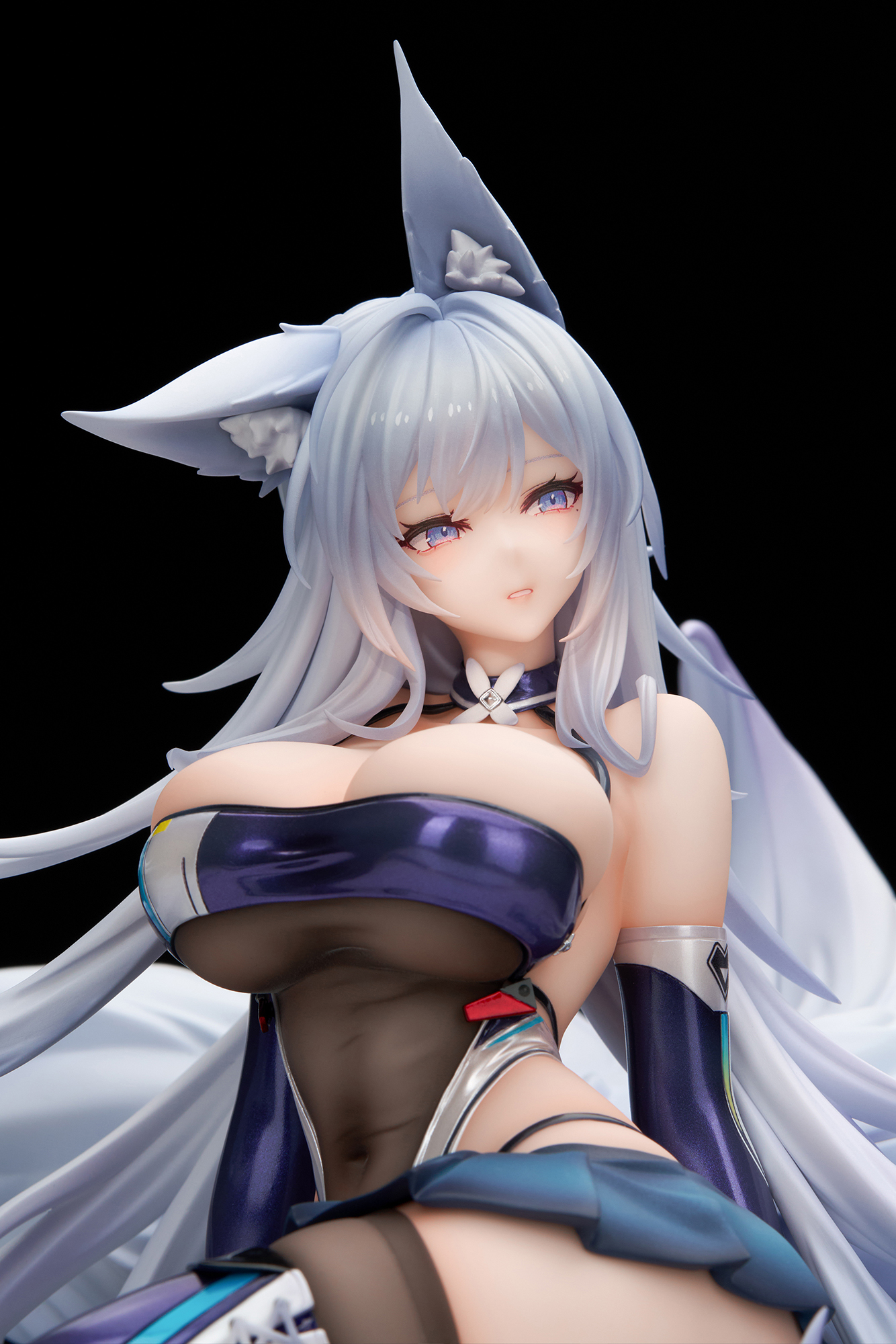 "Azur Lane" Shinano Moonlit Chrome Ver. Special Edition with LED Acrylic Display Case