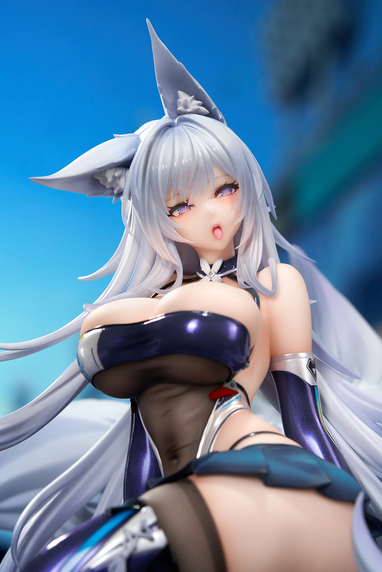 "Azur Lane" Shinano Moonlit Chrome Ver. Special Edition with LED Acrylic Display Case