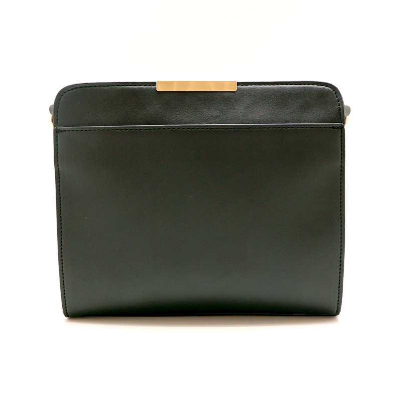 nui. Shoulder Bag Square L Black