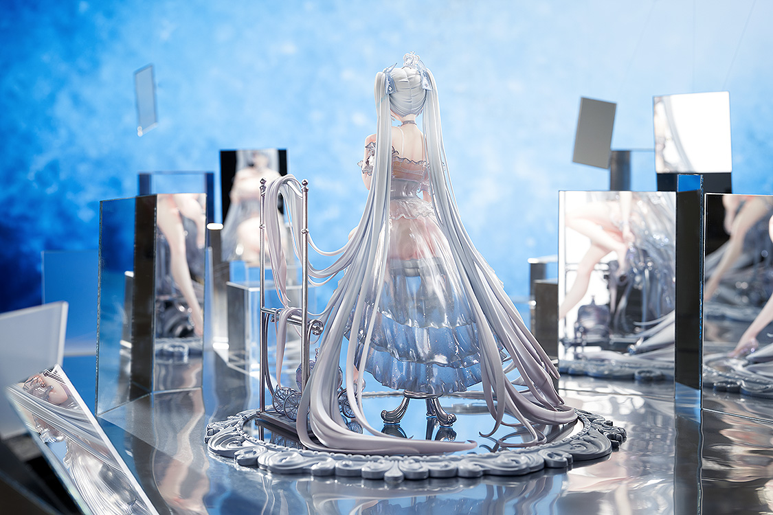 "Goddess of Victory: Nikke" Cinderella: Glass Princess