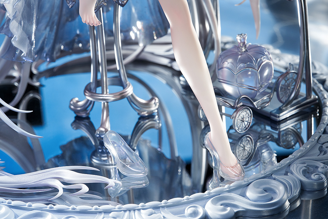 "Goddess of Victory: Nikke" Cinderella: Glass Princess