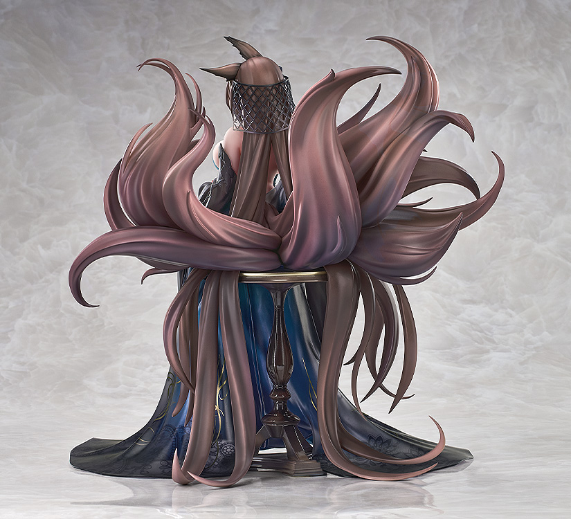 "Azur Lane" Amagi Throne of Fallen Petals Ver.