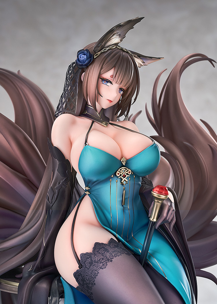 "Azur Lane" Amagi Throne of Fallen Petals Ver.