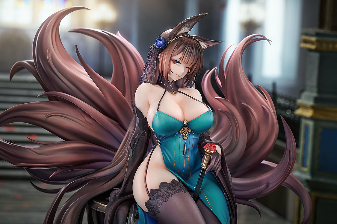 "Azur Lane" Amagi Throne of Fallen Petals Ver.