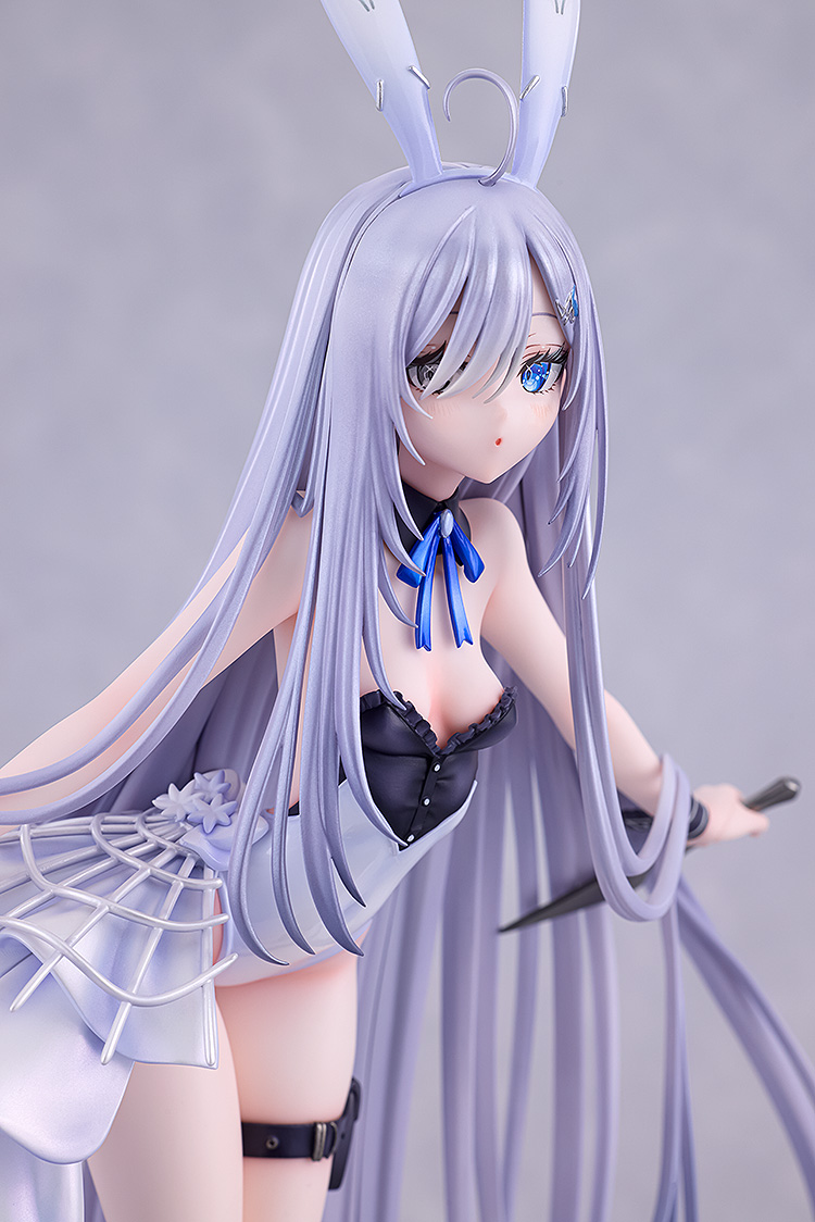 Kadokawa Collection "Playing Death Games to Put Food on the Table" Light Novel: Yuki Bunny Dress ver.
