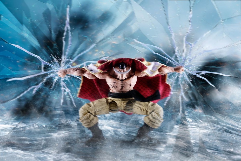 S.H.Figuarts Whitebeard posed with Gura Gura no Mi shockwave effect parts