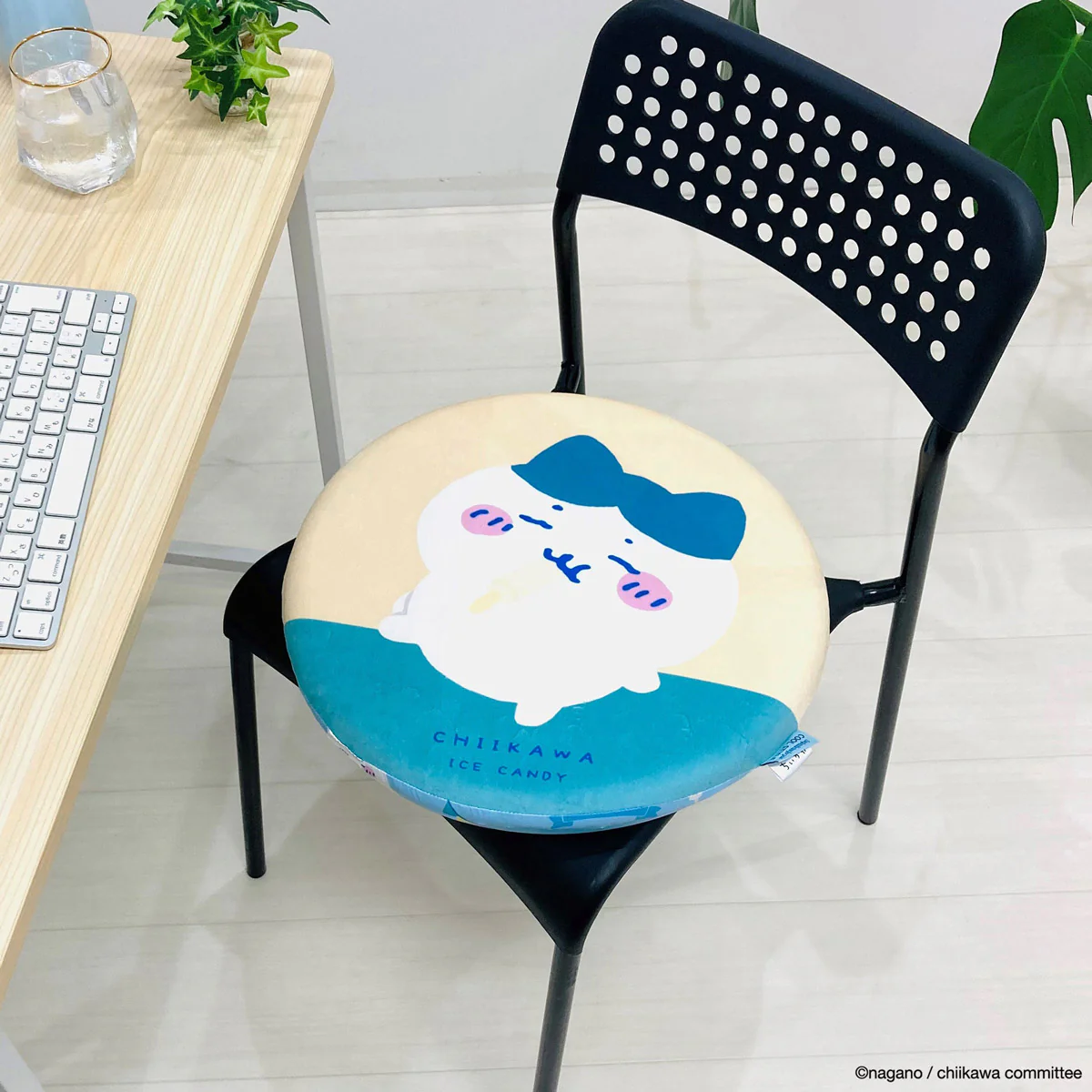 [Pre-order] "Chiikawa" Chiikawa Cooling Seat Cushion - Hachiware