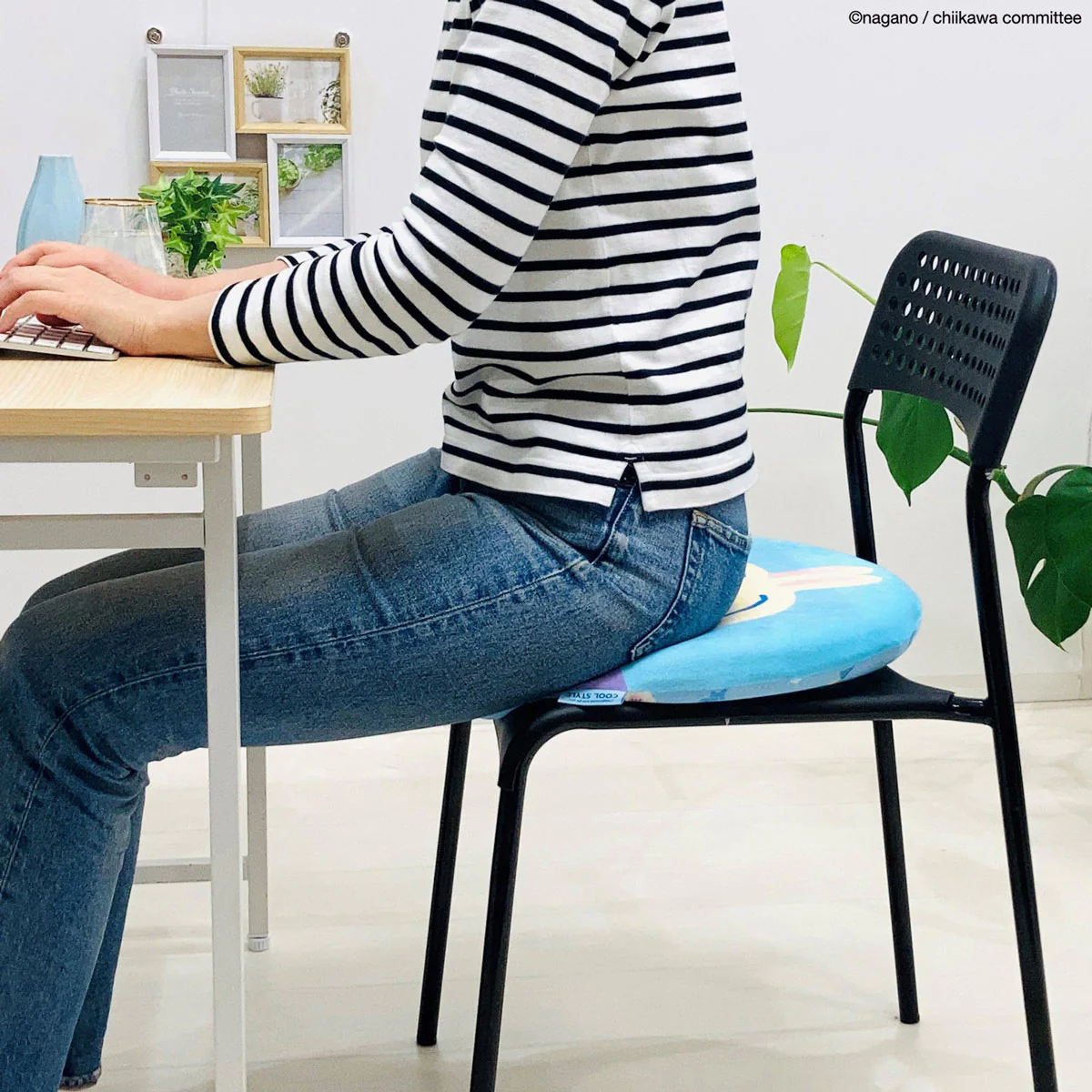 [Pre-order] "Chiikawa" Chiikawa Cooling Seat Cushion - Hachiware