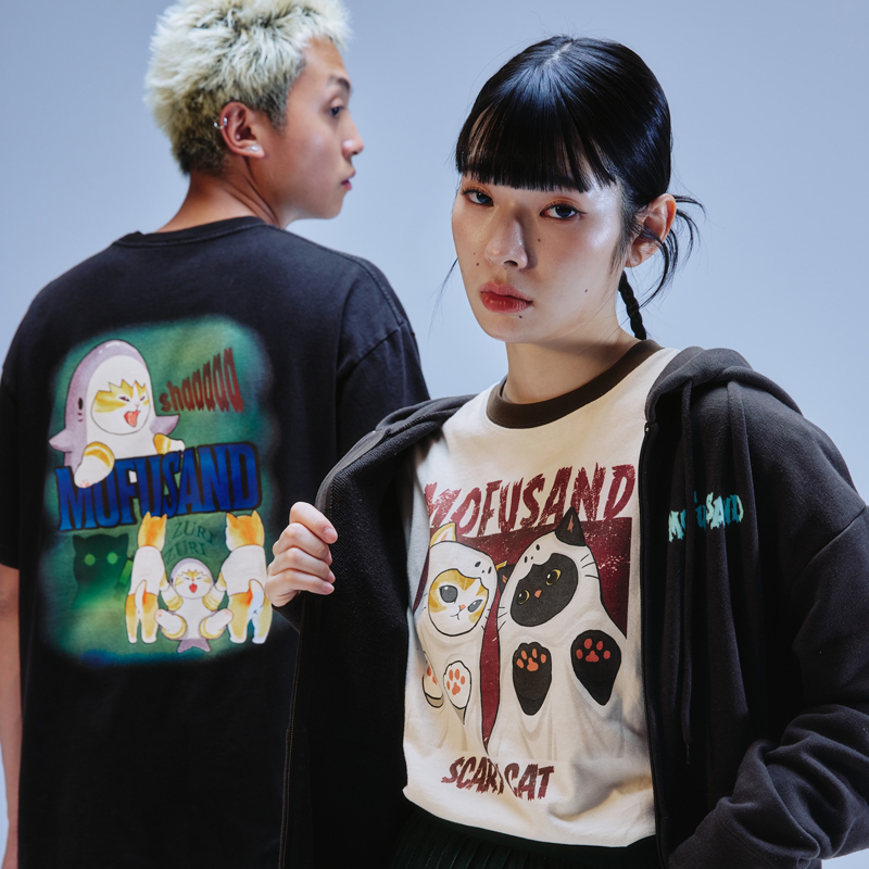 [Pre-order] mofusand T-shirt: Horror Shark Cat (Black)