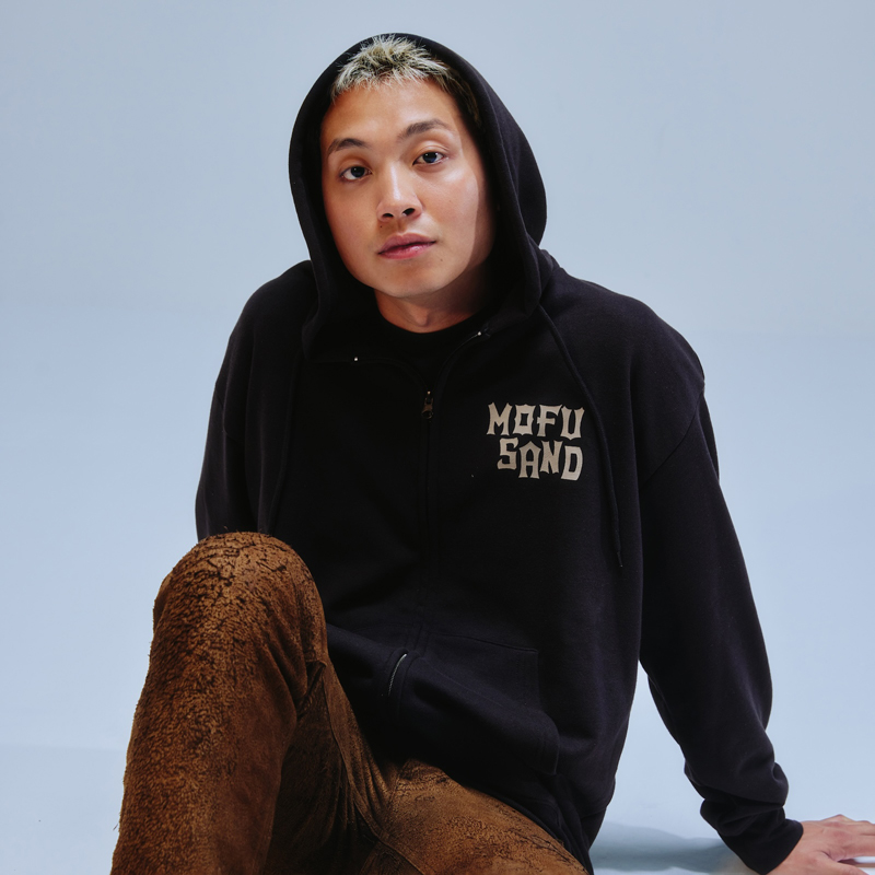[Pre-order] mofusand Zip-up hoodie STARING CAT (Black)