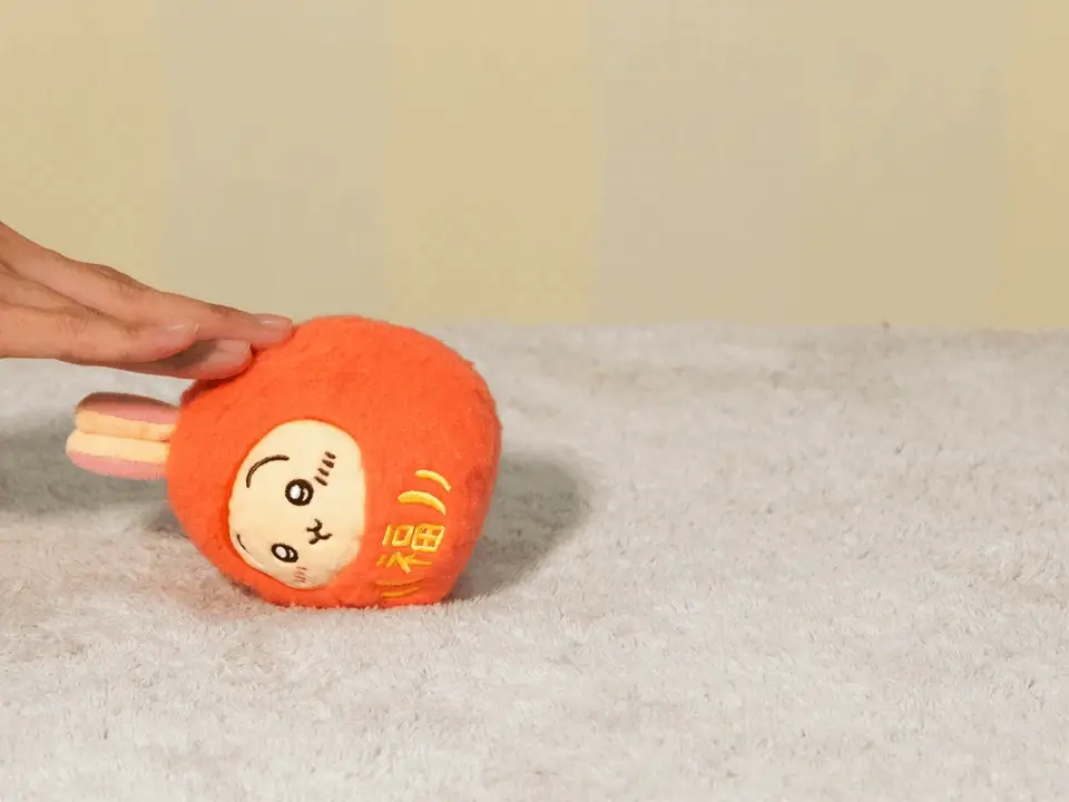 [Pre-order] "Chiikawa" Daruma! Rolling Tumbler Plush Toy - Usagi