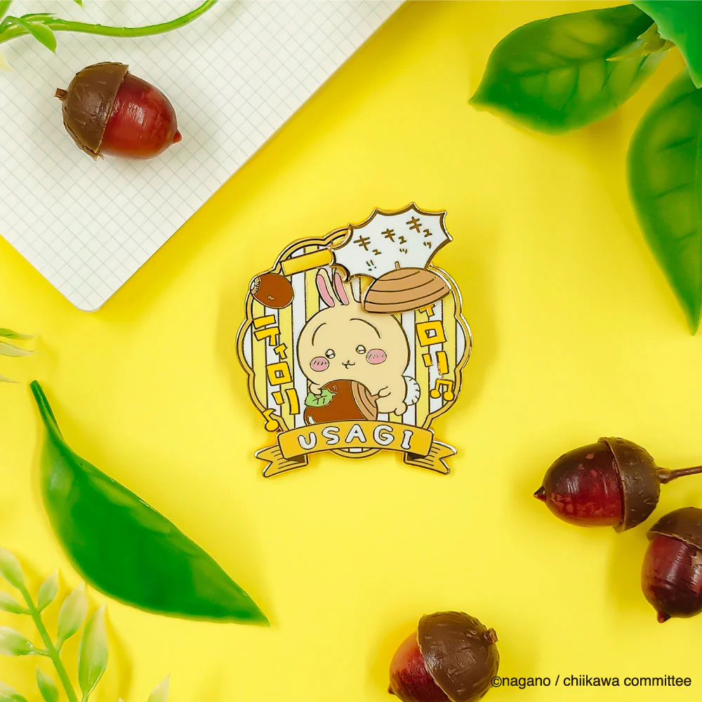 [Pre-order] "Chiikawa" Large Gimmick Pin Badge - Usagi