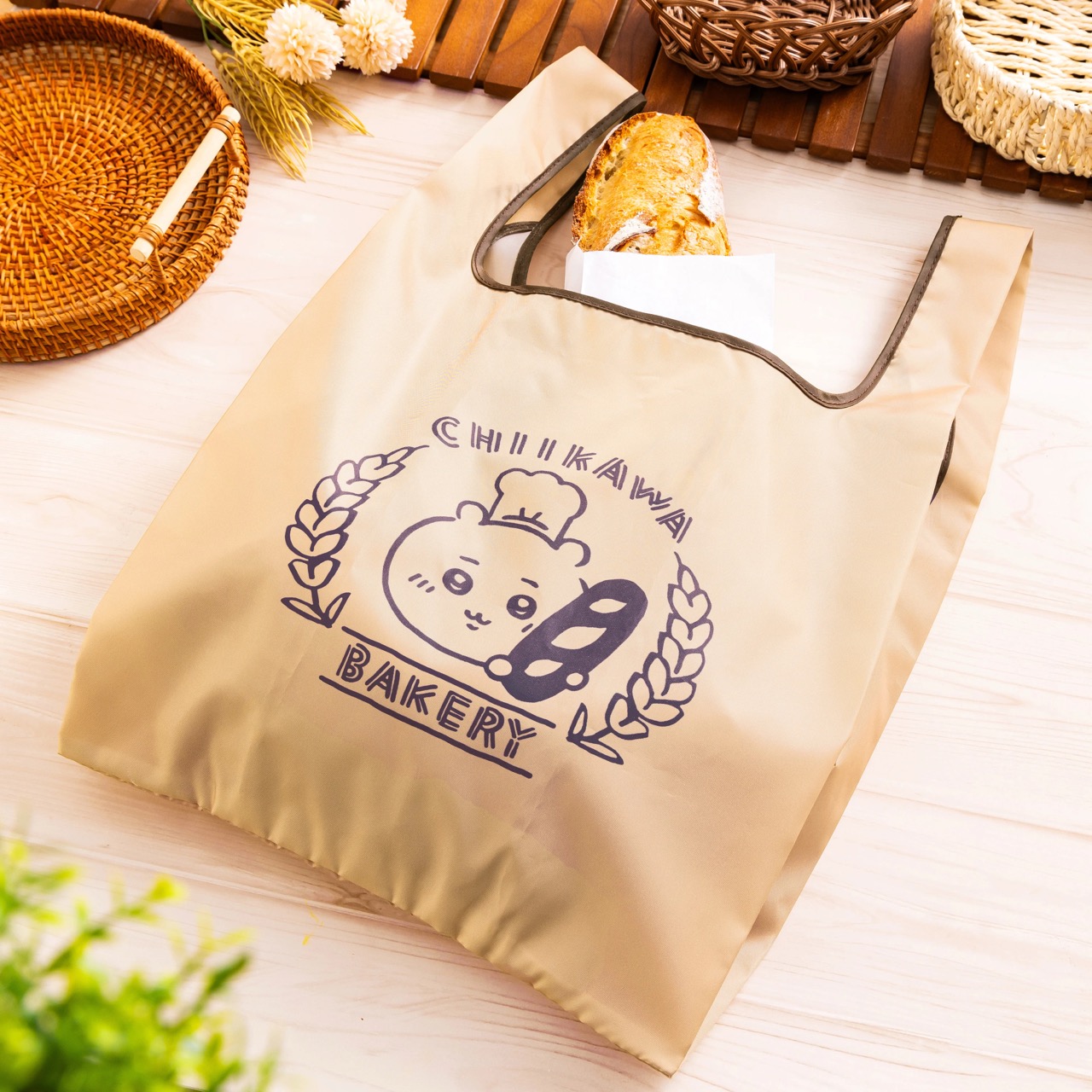 [Pre-order] "Chiikawa" Chiikawa Bakery Logo Eco Bag- Brown