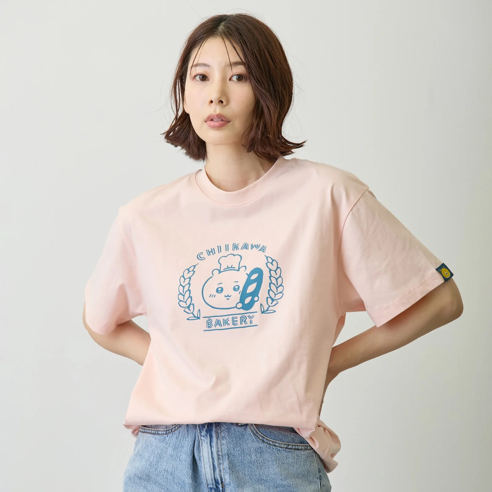 [Pre-order] "Chiikawa" Chiikawa Bakery T-shirt, Logo, Pink
