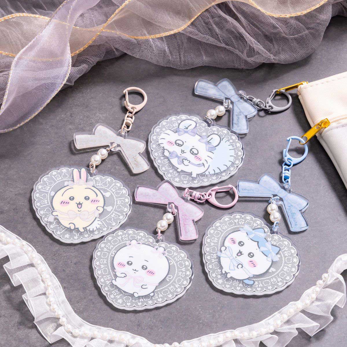 [Pre-order] "Chiikawa" Chiikawa Go! HARAJUKU Acrylic Keychain - Ribbon Momonga