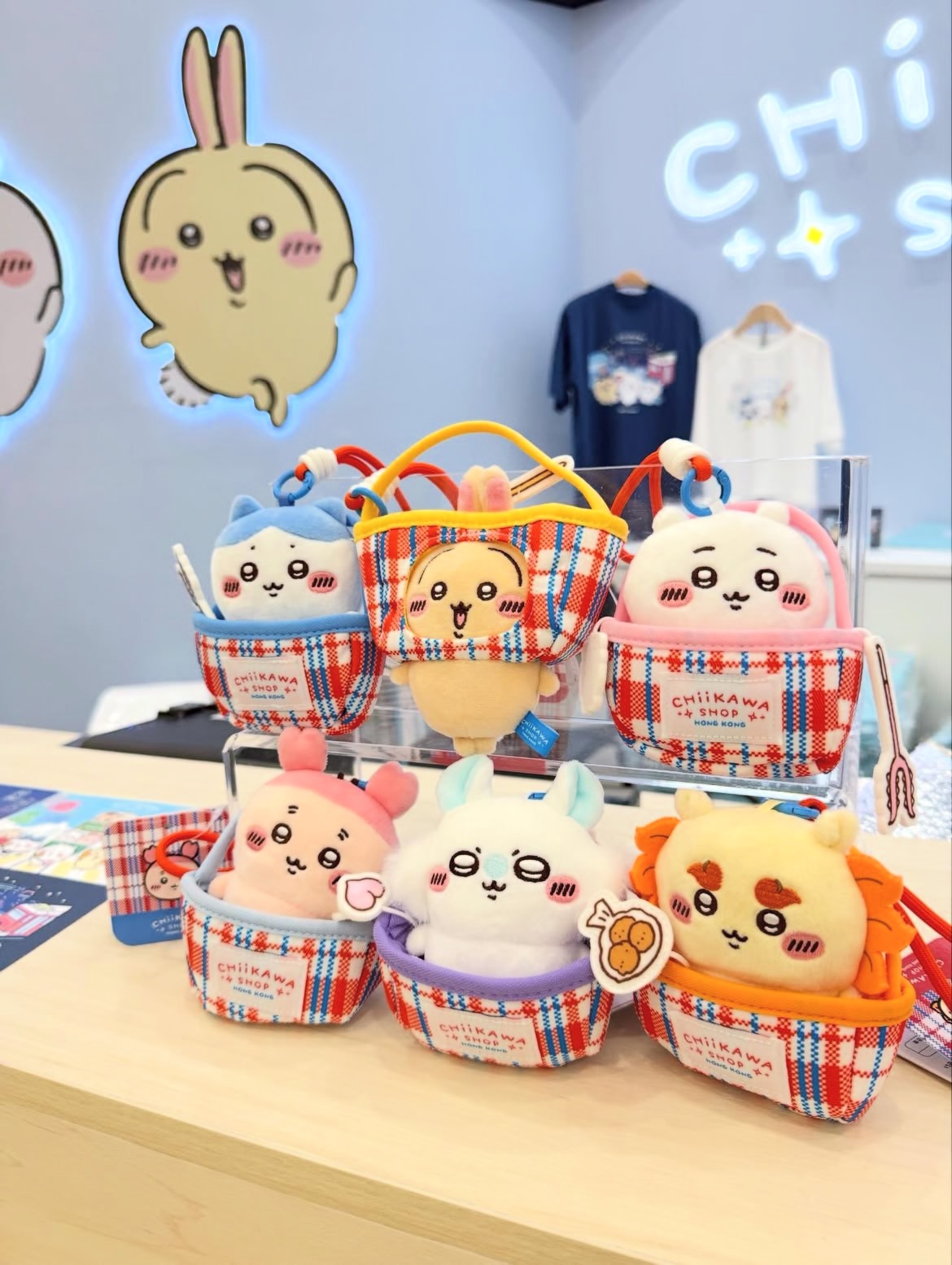 [Pre-order] "Chiikawa" Hong Kong Limited Plush Mascot - Red-White-Blue Nylon Bag Series - Furuhonya