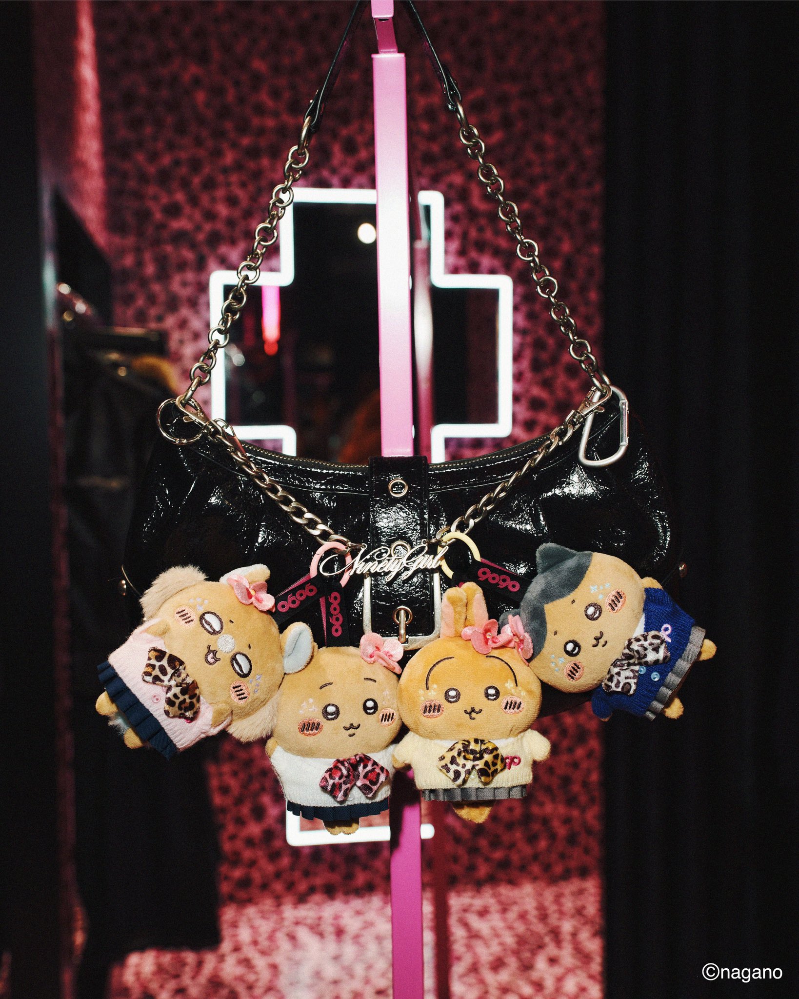 [Pre-order] 9090 × Chiikawa Gal NINETY 90 Logo Rubber Keychain - Momonga