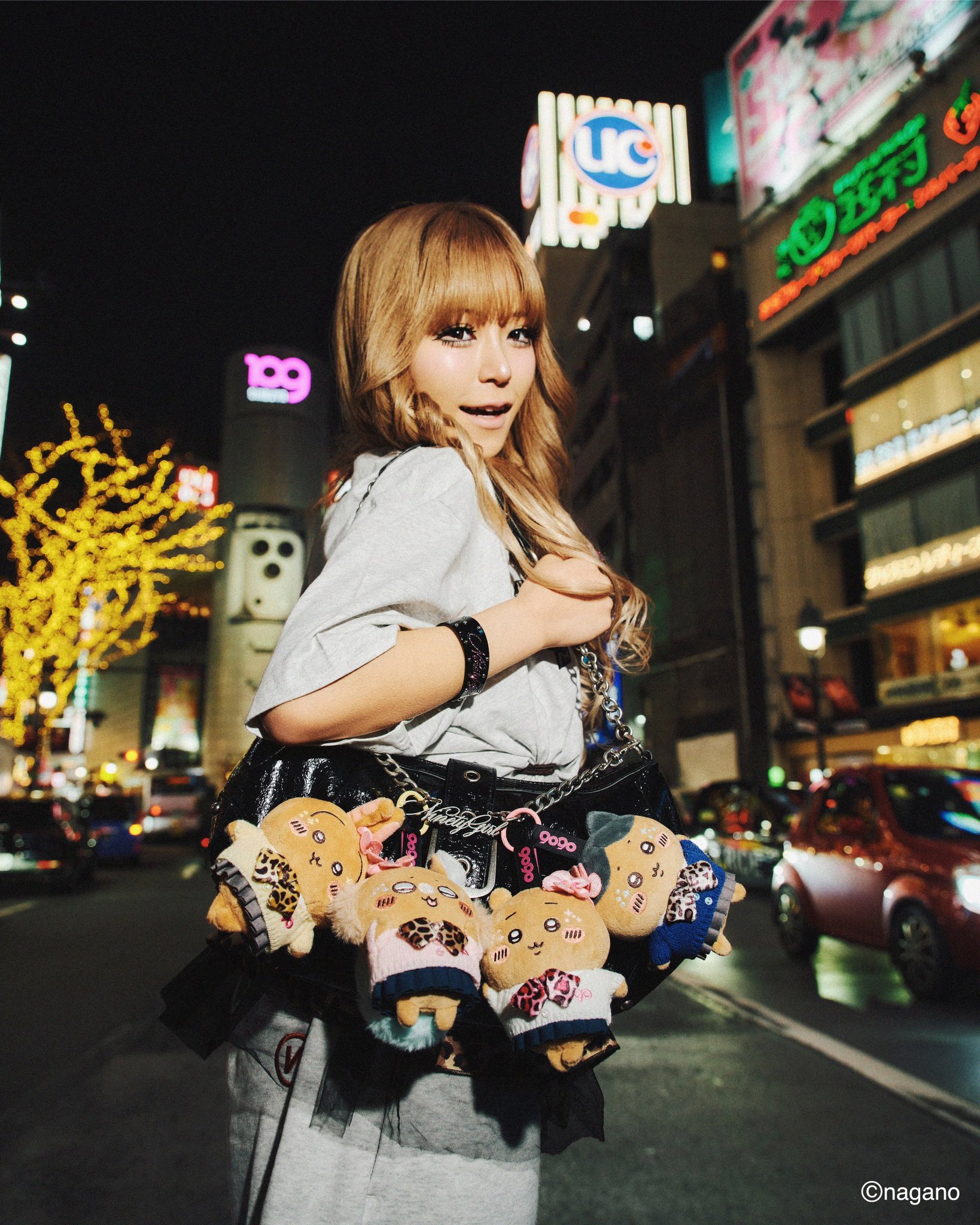 [Pre-order] 9090 × Chiikawa Gal NINETY 90 Logo Rubber Keychain - Momonga