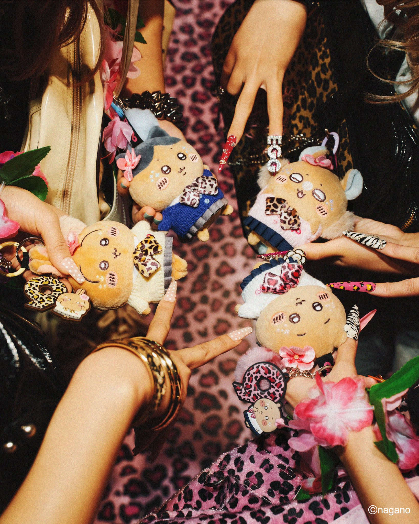 [Pre-order] 9090 × Chiikawa Gal NINETY 90 Logo Rubber Keychain - Momonga