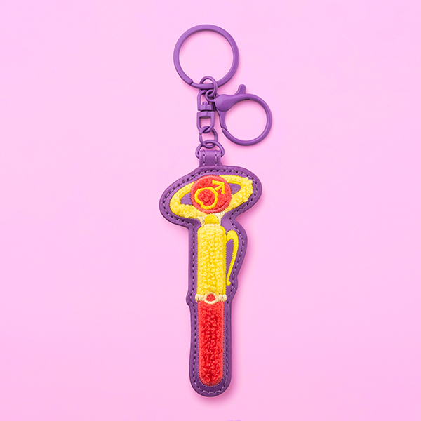 [Pre-order] "Pretty Guardian Sailor Moon" Official Store - Sagara embroidery keychain transformation pen (Hino Rei)
