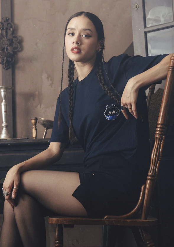 [Pre-order] OMOCAT x holoAdvent JAILBIRD Pocket T-shirt 