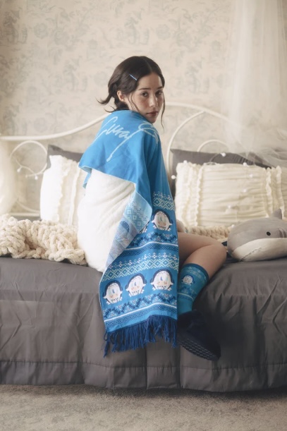 [Pre-order] OMOCAT x hololive English -Myth- Gawr Gura - Knit Scarf