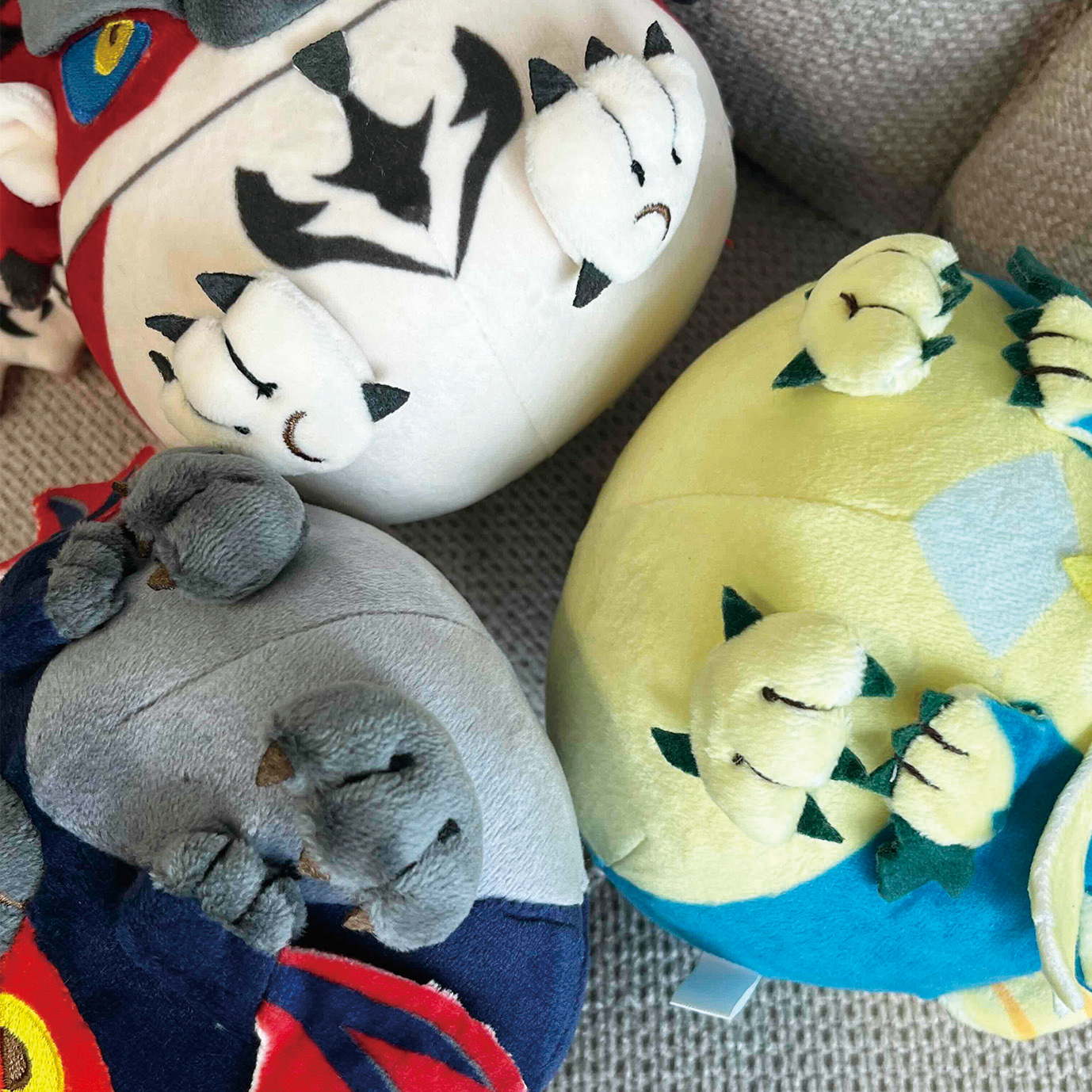 [Pre-order] "Monster Hunter" Fuwa Tama Plush Mini Zinogre