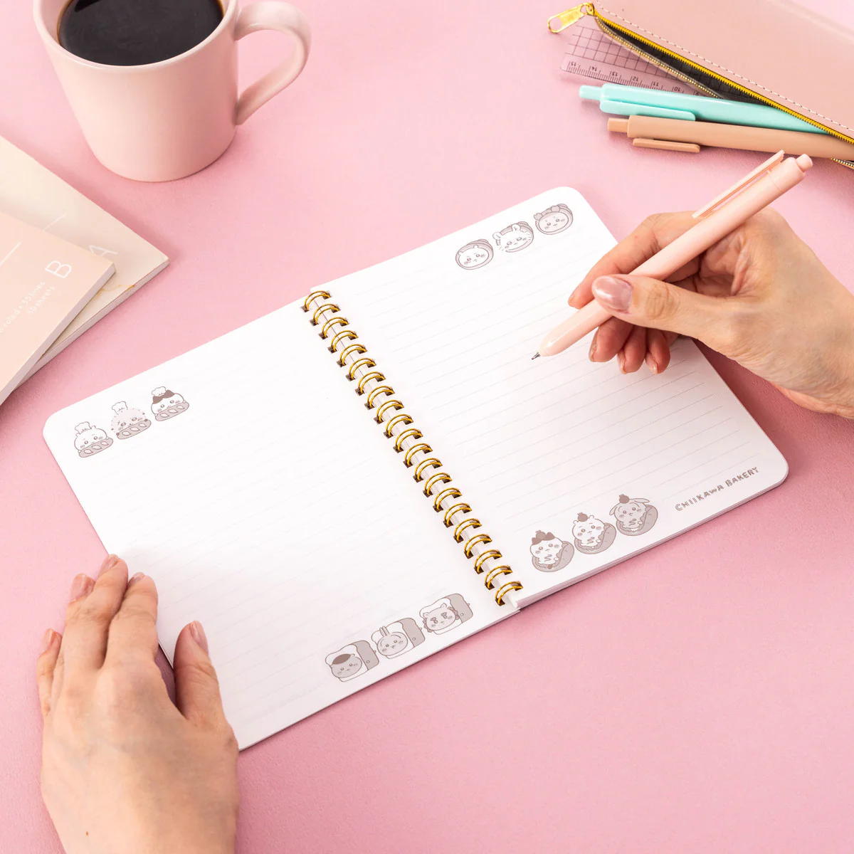 [Pre-order] "Chiikawa" Chiikawa Bakery B6 ring notebook