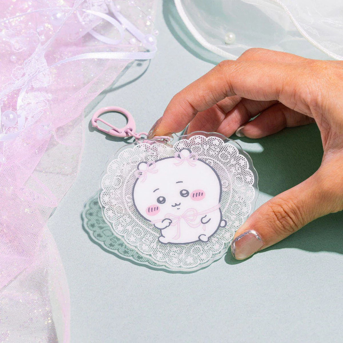 [Pre-order] "Chiikawa" Chiikawa Go! HARAJUKU Acrylic Keychain - Ribbon Hachiware