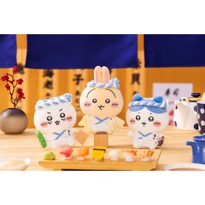 [Pre-order] "Chiikawa" Sushi Sitting Mini Plush Toy - ハチワレ Hachiware