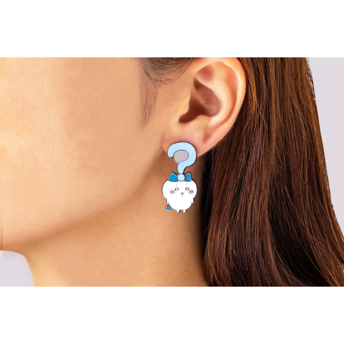[In stock] "Chiikawa" Swinging  Earrings - Hachiware Why? (Pierce)