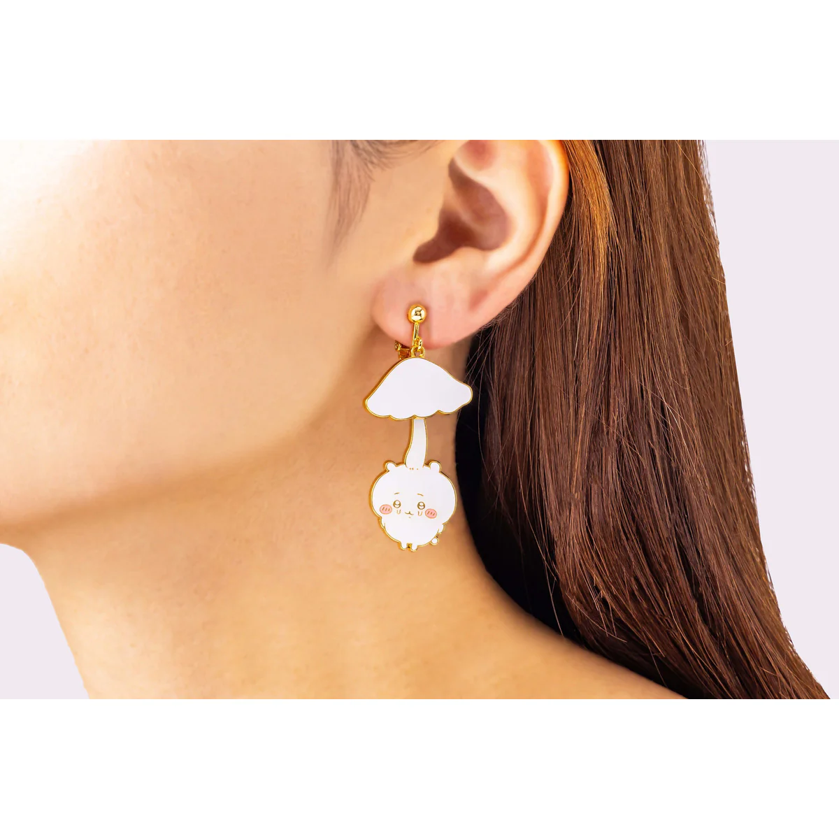 [In stock] "Chiikawa" Swinging  Earrings - Parasitized Chiikawa (Clip)
