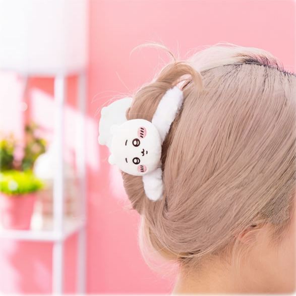 [Pre-order] "Chiikawa" Hair claw clip with Plush - Momonga