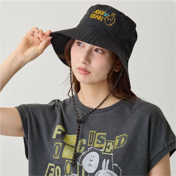 [Pre-order] "Chiikawa" Nylon Bucket Hat - ROCK 'N' USAGI - Black