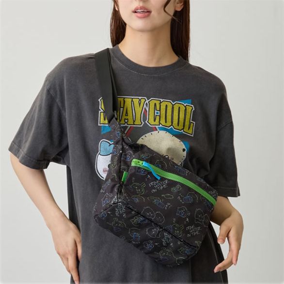 [Pre-order] "Chiikawa" Body Bag - Drink water on time - Black